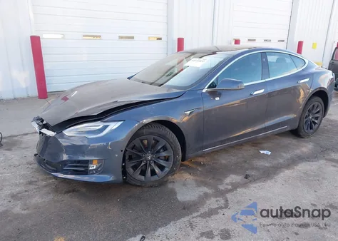 2018 Tesla Model S 100D/75D/P100D из США, поврежденный, VIN 5YJSA1E28JF295017